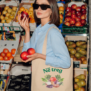 Albanian “Në Treg” Market Tote Bag