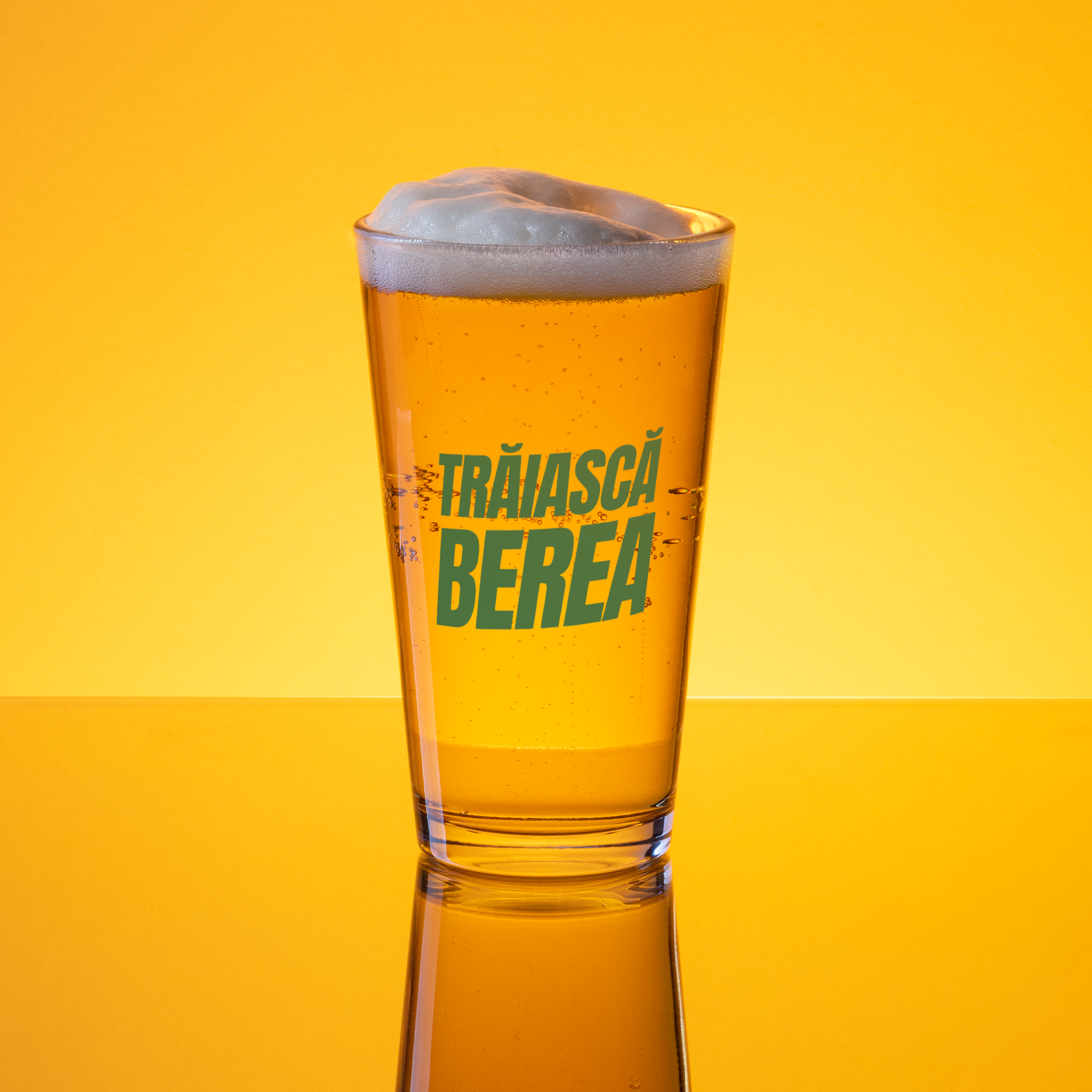 Romanian Trăiască Berea Pint Glass